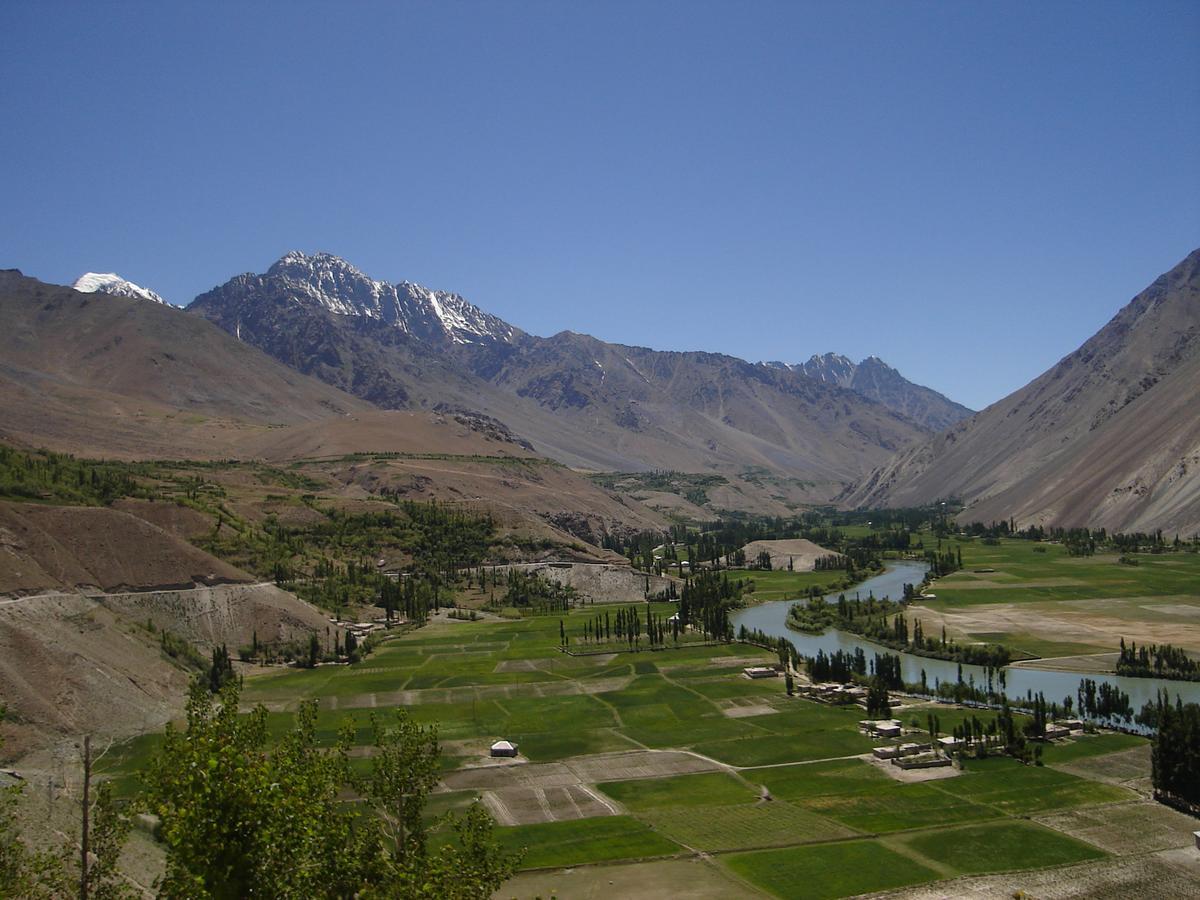 Gilgit Serena Hotel Exterior photo